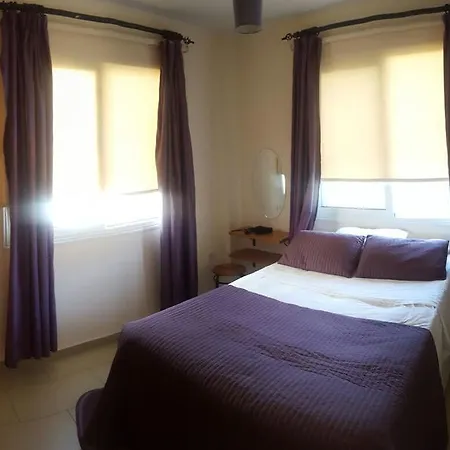 Dion 4 * Paralimni