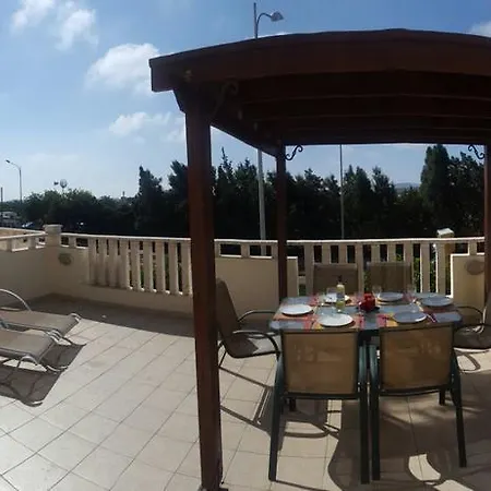 Dion 4 Appartamento Paralimni